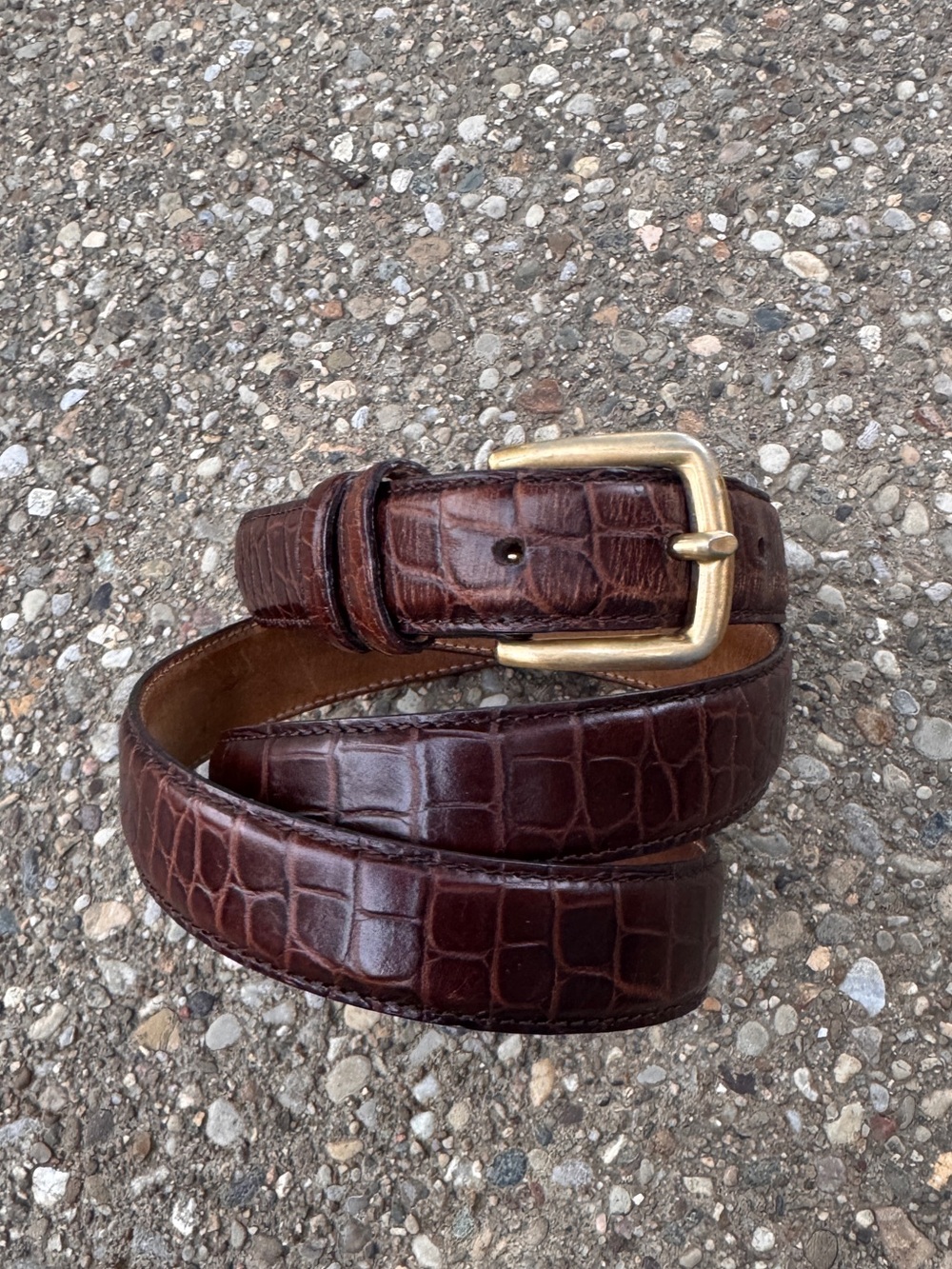 Talbots // women’s size large brown leather alligator texture belt